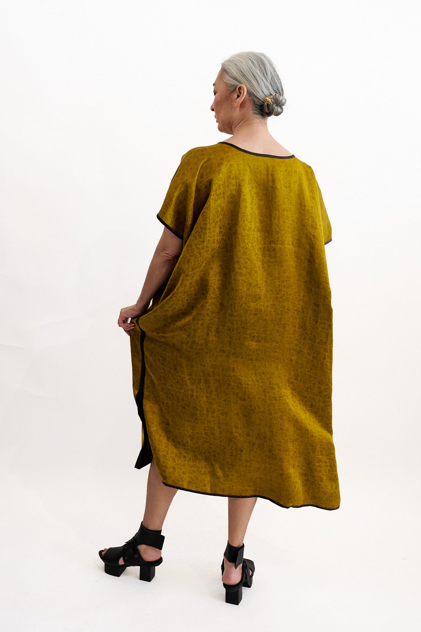 Noir Mud Silk Reversible Tunic | ATELIER957