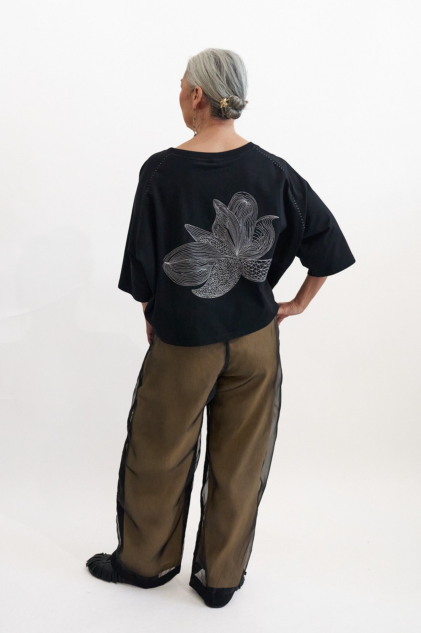  VAGUE Embroidered Tee  | ATELIER957