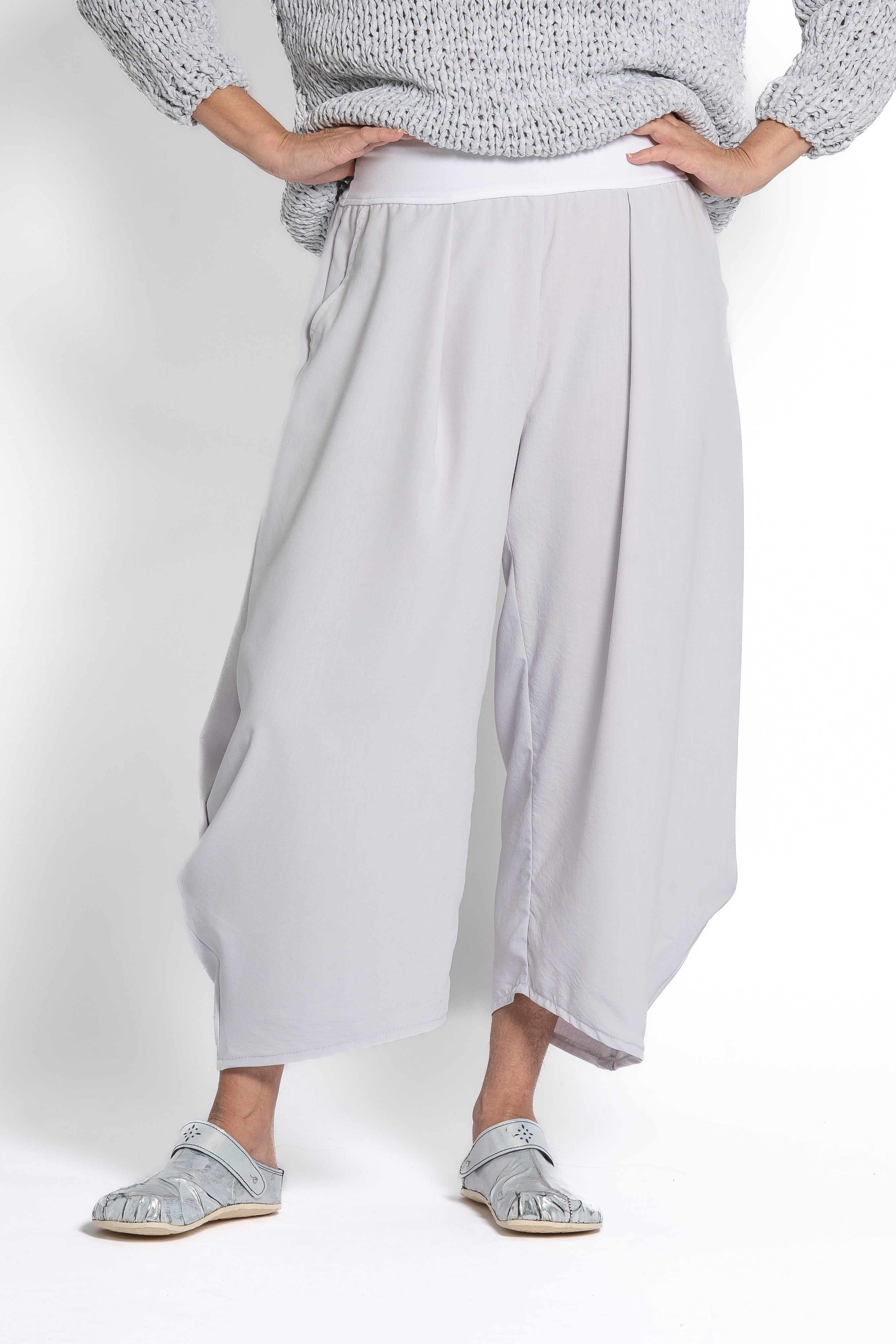 NRK Raku V Pants (2 colors) | ATELIER957