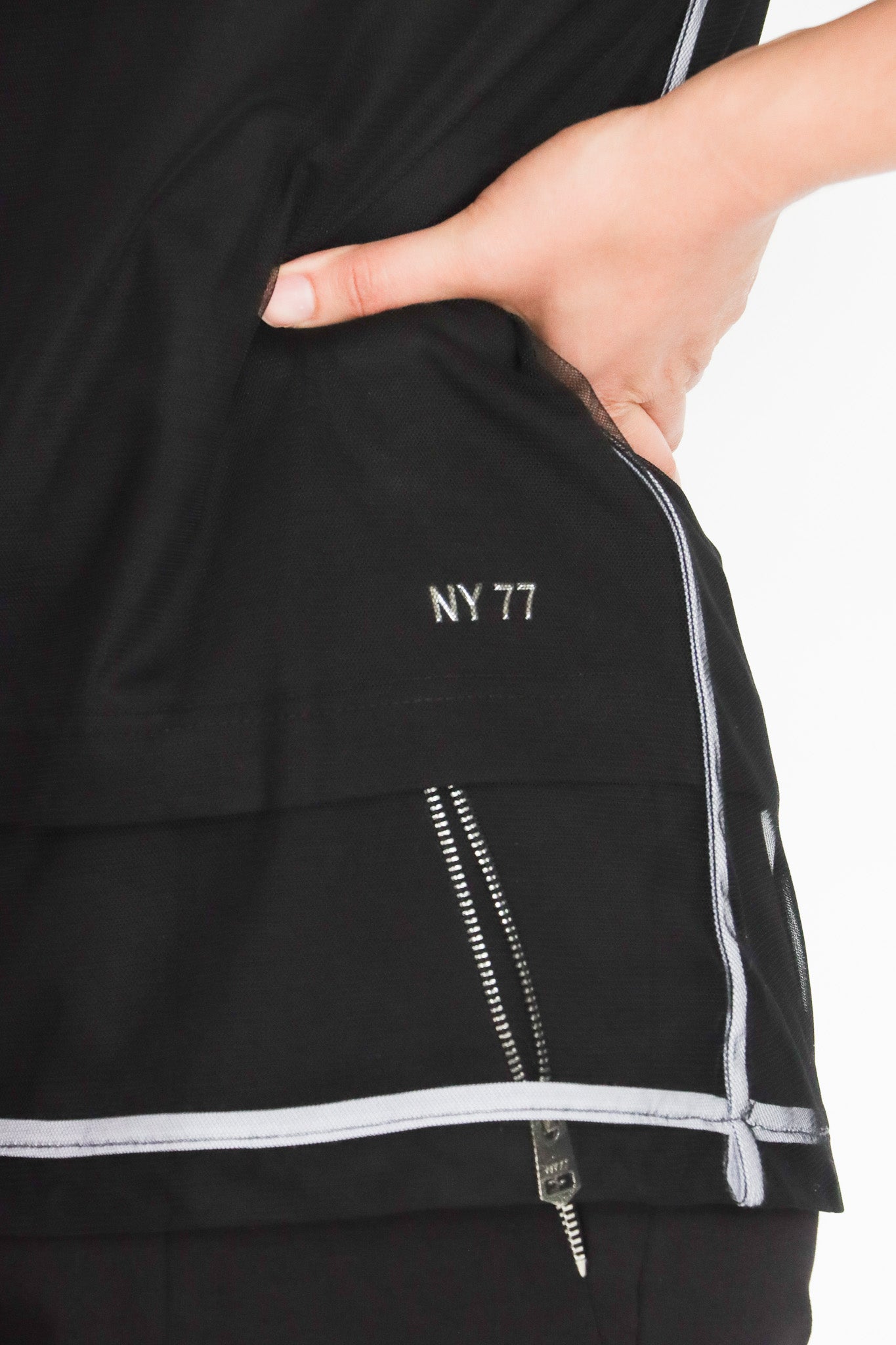 NY 77 Design 25024 Top | ATELIER957