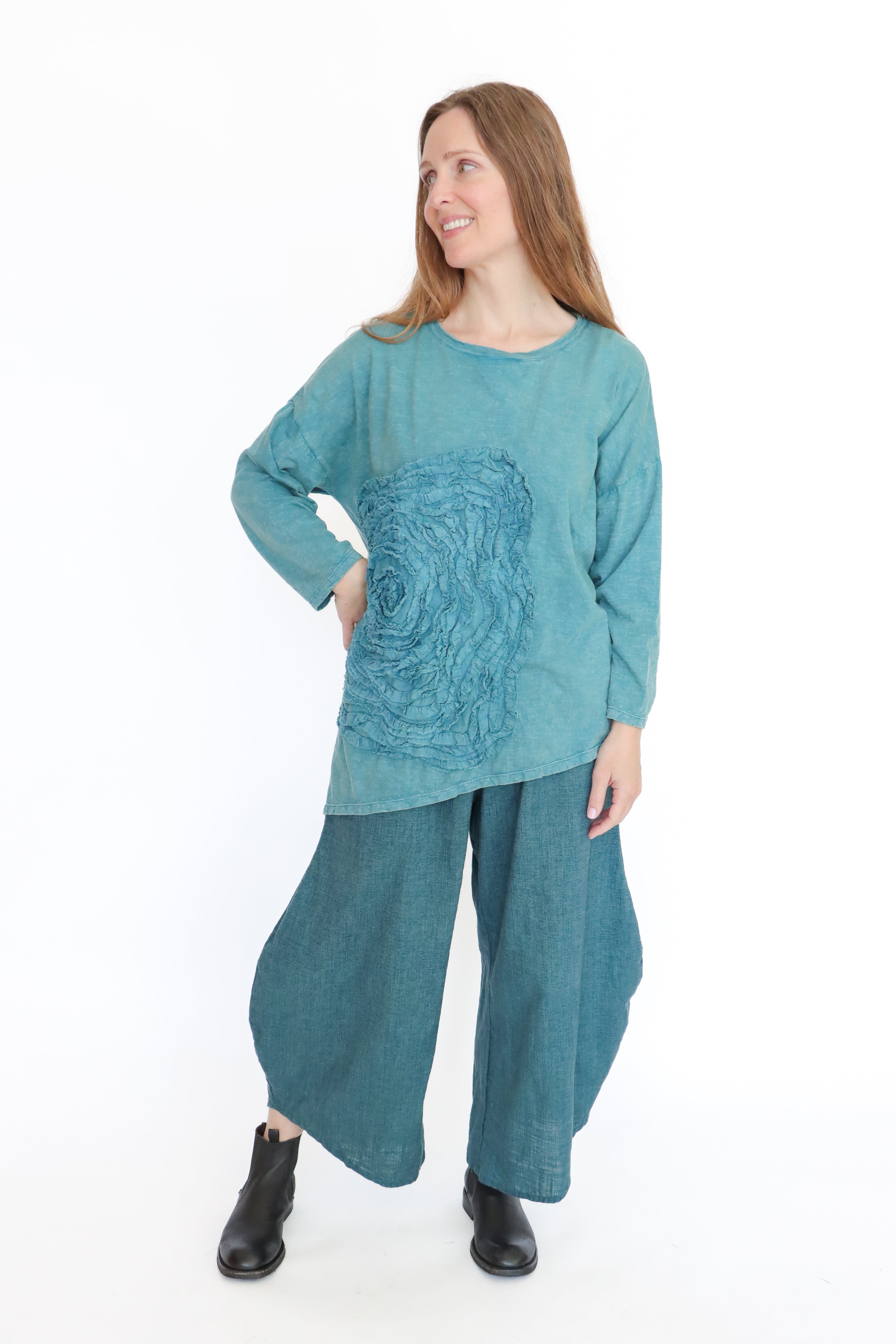 Krista Larson Cabbage Rose T-Shirt | AELIER957