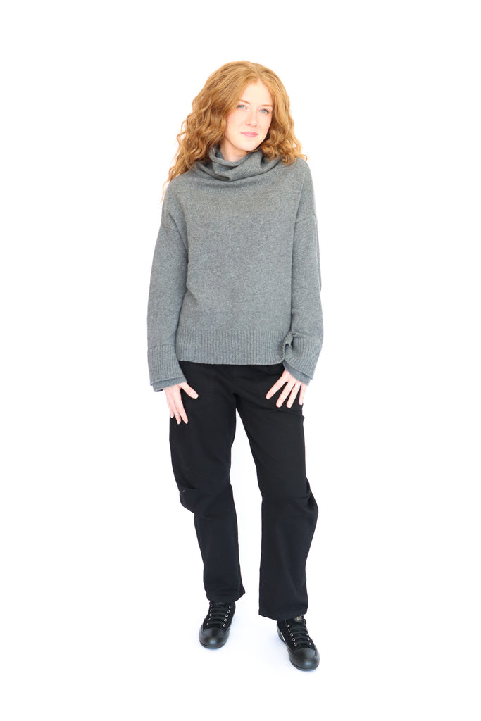 Touch Me by Olena Kovalenko Rotterdam Sweater (2 Colors) | ATELIER957