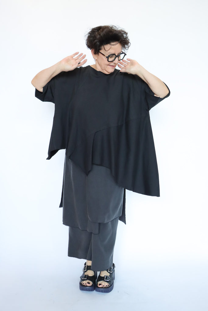 LOYKO Black Asymmetry T-Shirt | ATELIER957