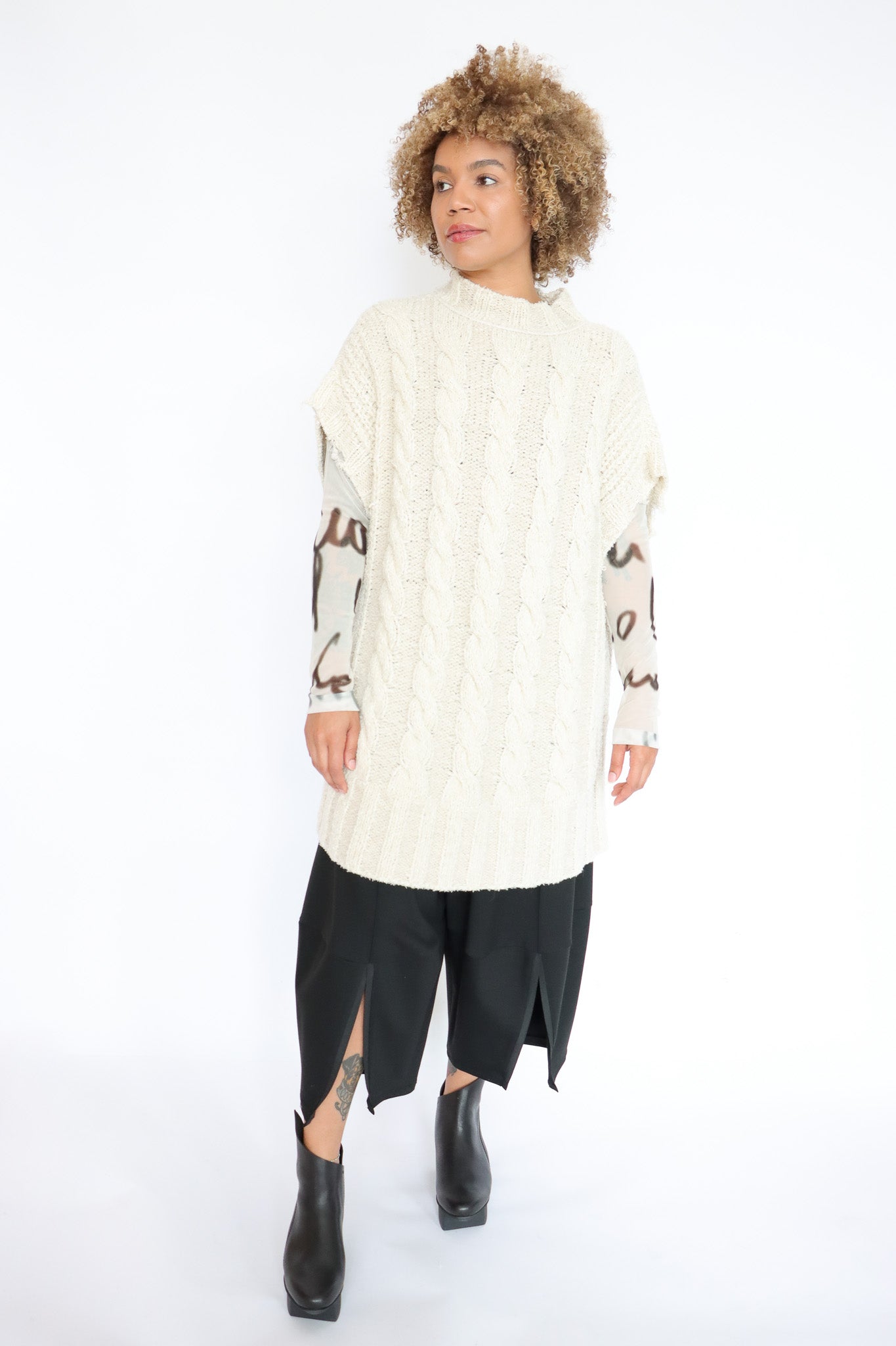 AVIU No Sleeve Jumper | ATELIER957