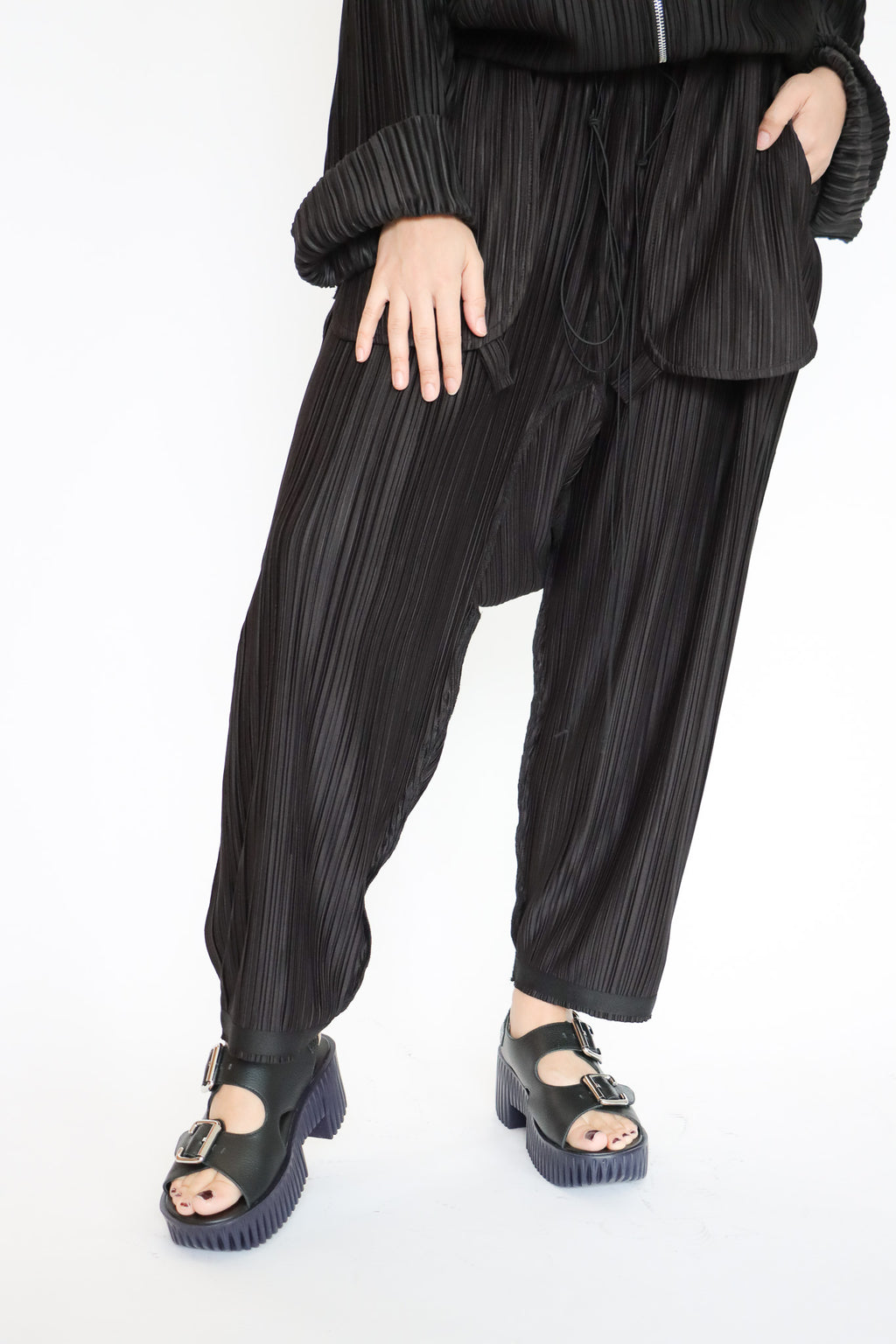 asparagus_ PT-11 Pleat Pants | ATELIER957