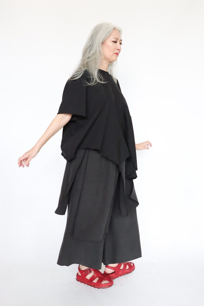 LOYKO Black Asymmetry T-Shirt | ATELIER957