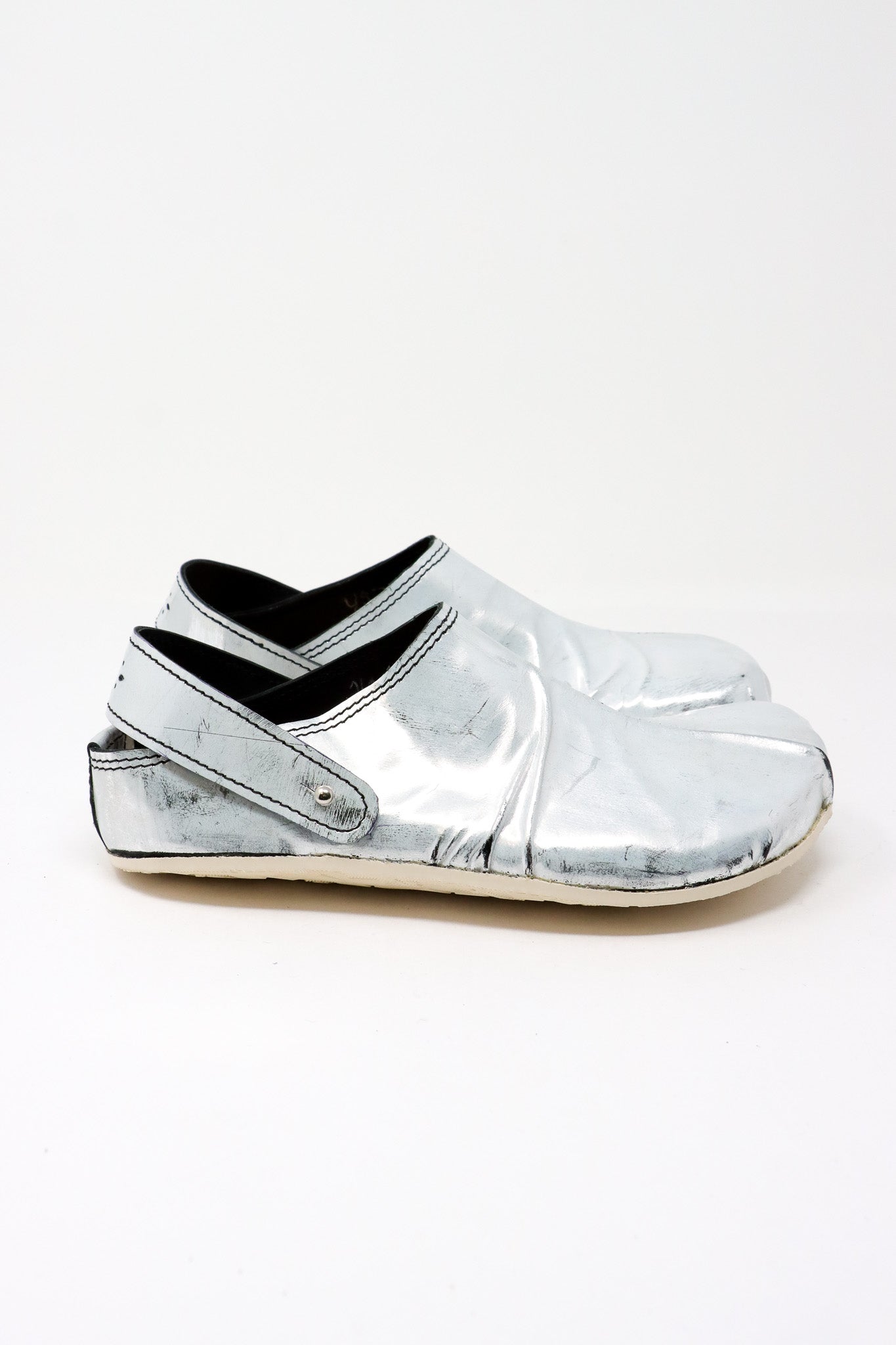 koryavy_dub Aged Silver Goatskin Clogs | ATELIER957