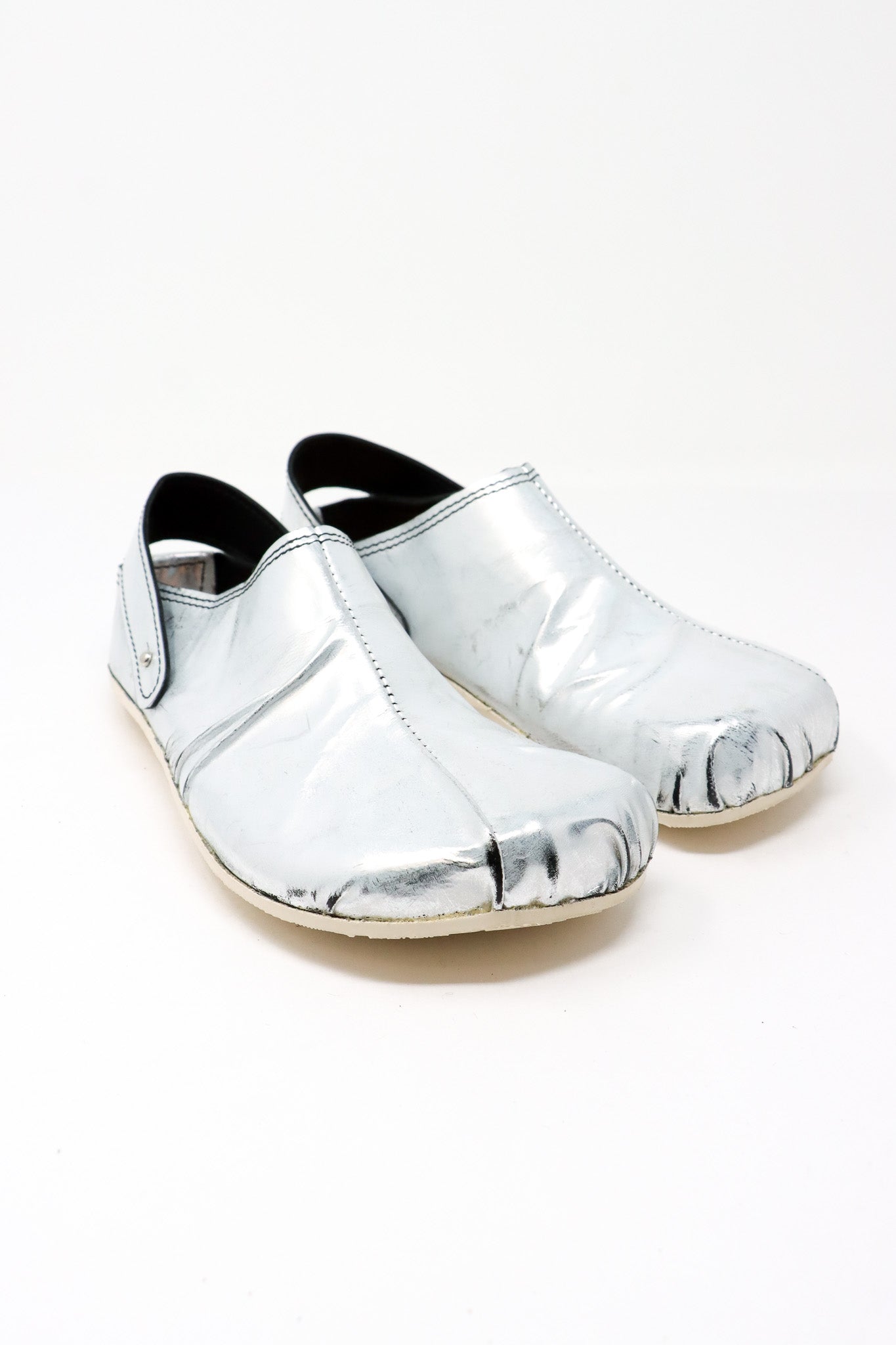 koryavy_dub Aged Silver Goatskin Clogs | ATELIER957