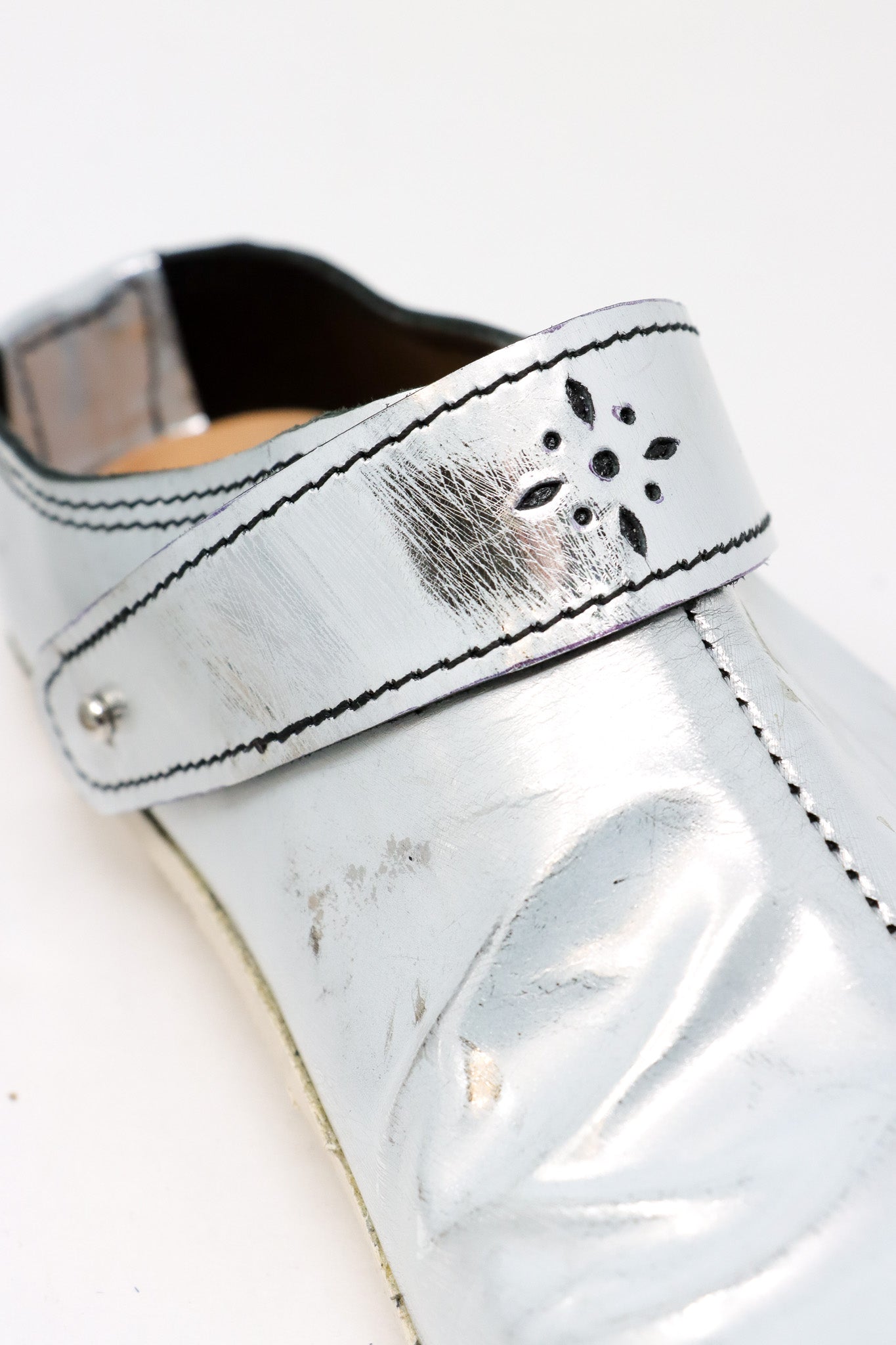 koryavy_dub Aged Silver Goatskin Clogs | ATELIER957