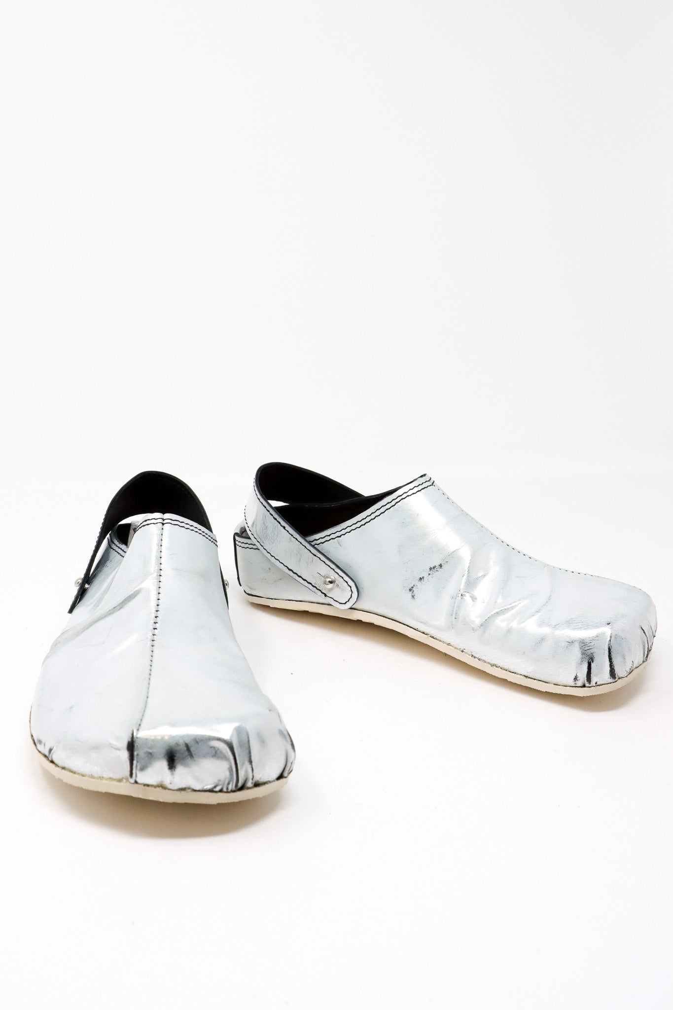 koryavy_dub Aged Silver Goatskin Clogs | ATELIER957