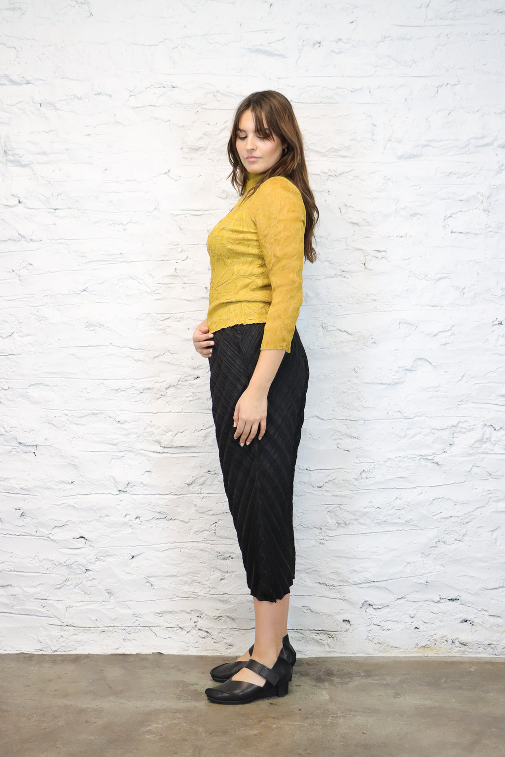 MC Oasis Embroider Top (2 Colors) I ATELIER957