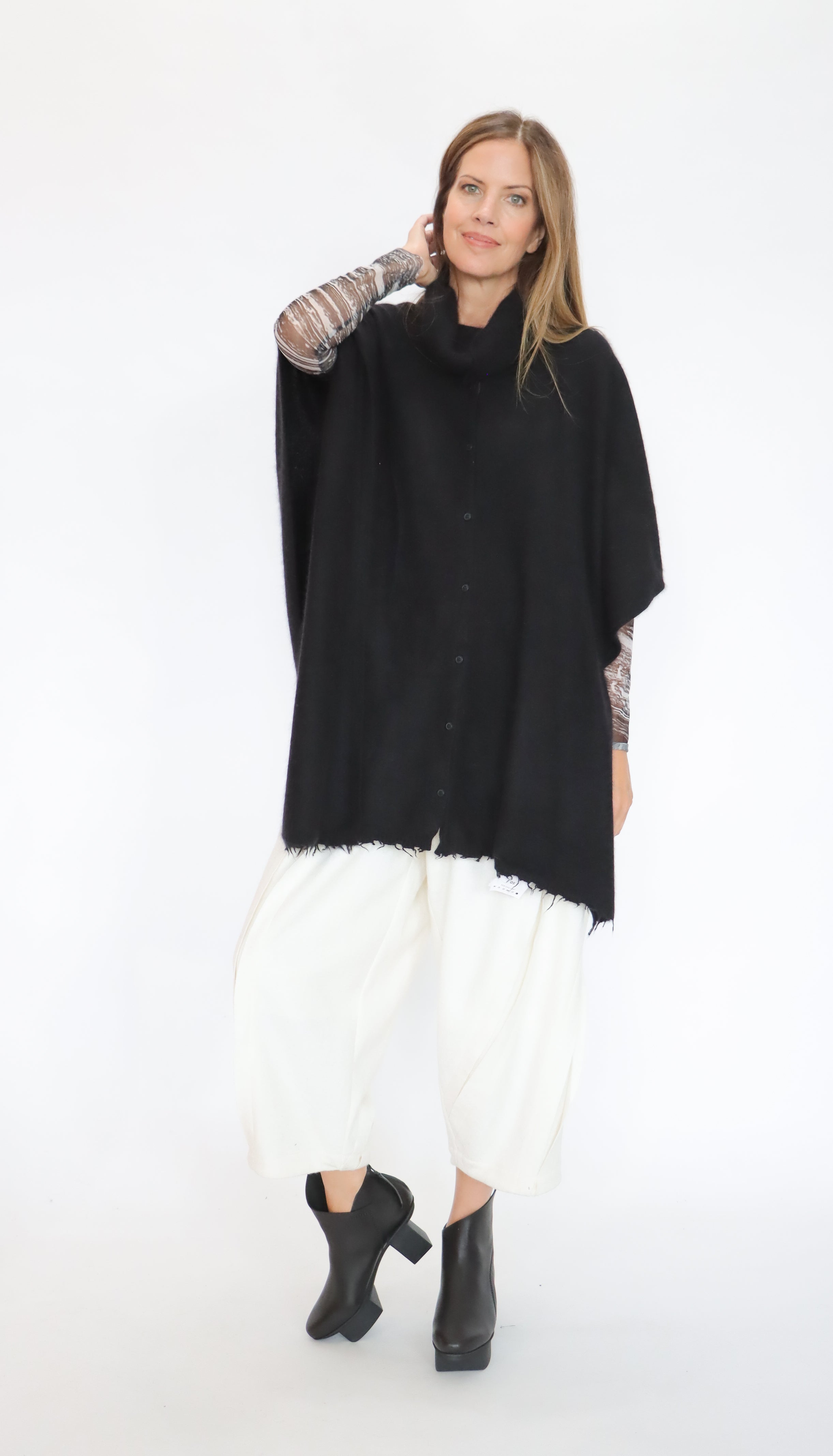 Rundholz 225 1337707 Knitted Pancho | ATELIER957