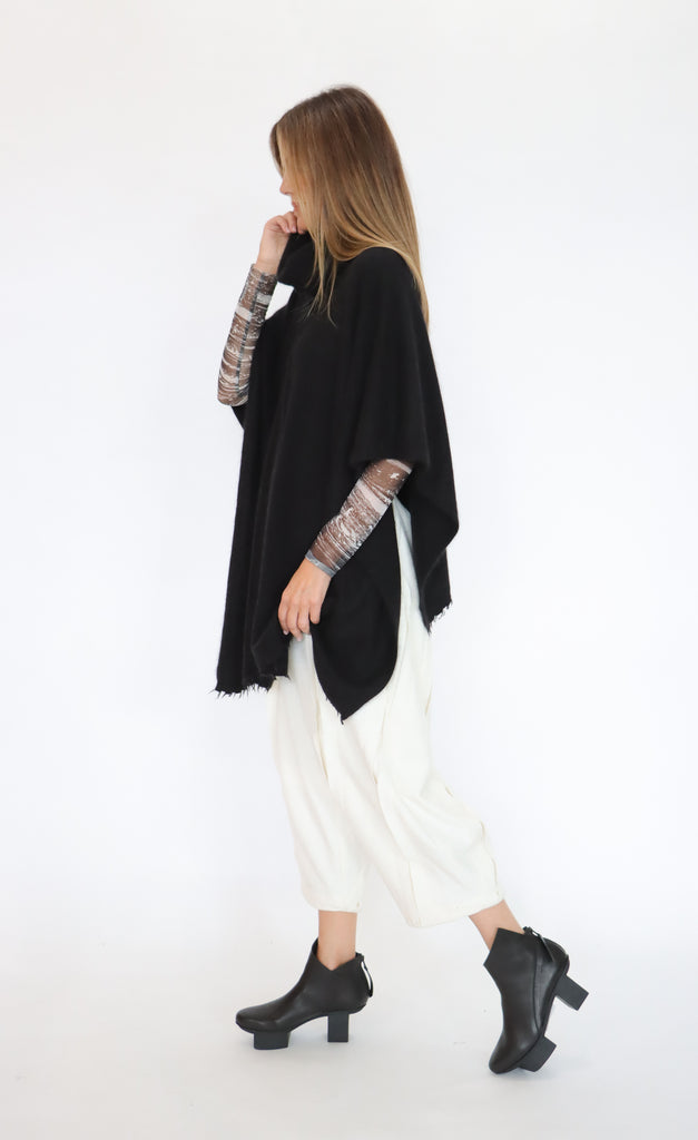 Rundholz 225 1337707 Knitted Pancho | ATELIER957