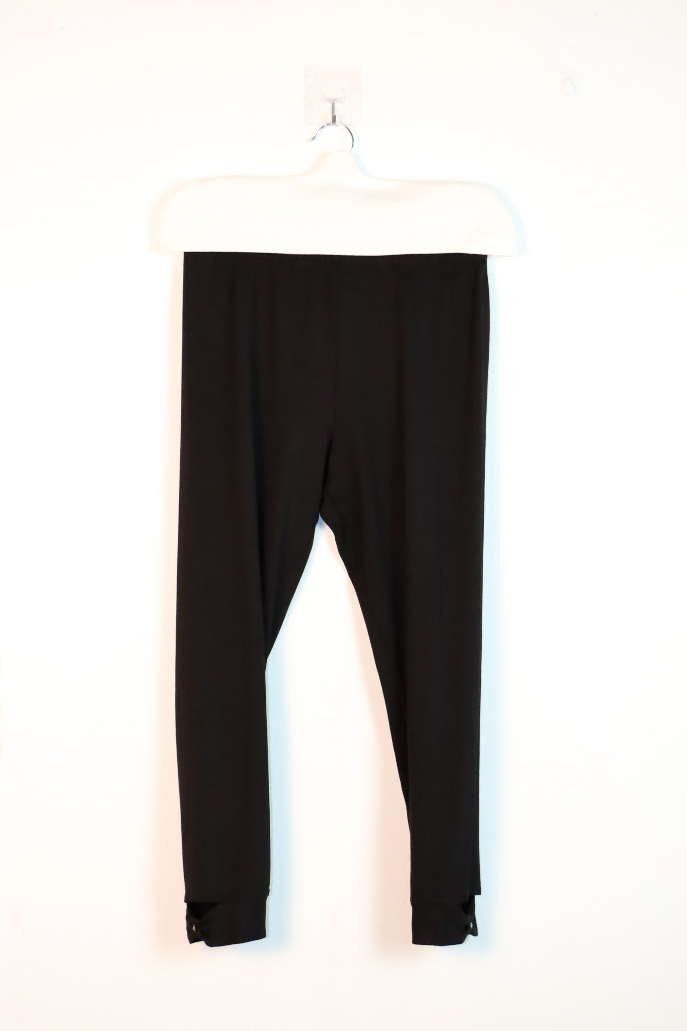 NY 77 Design Cropped Leggings | ATELIER957