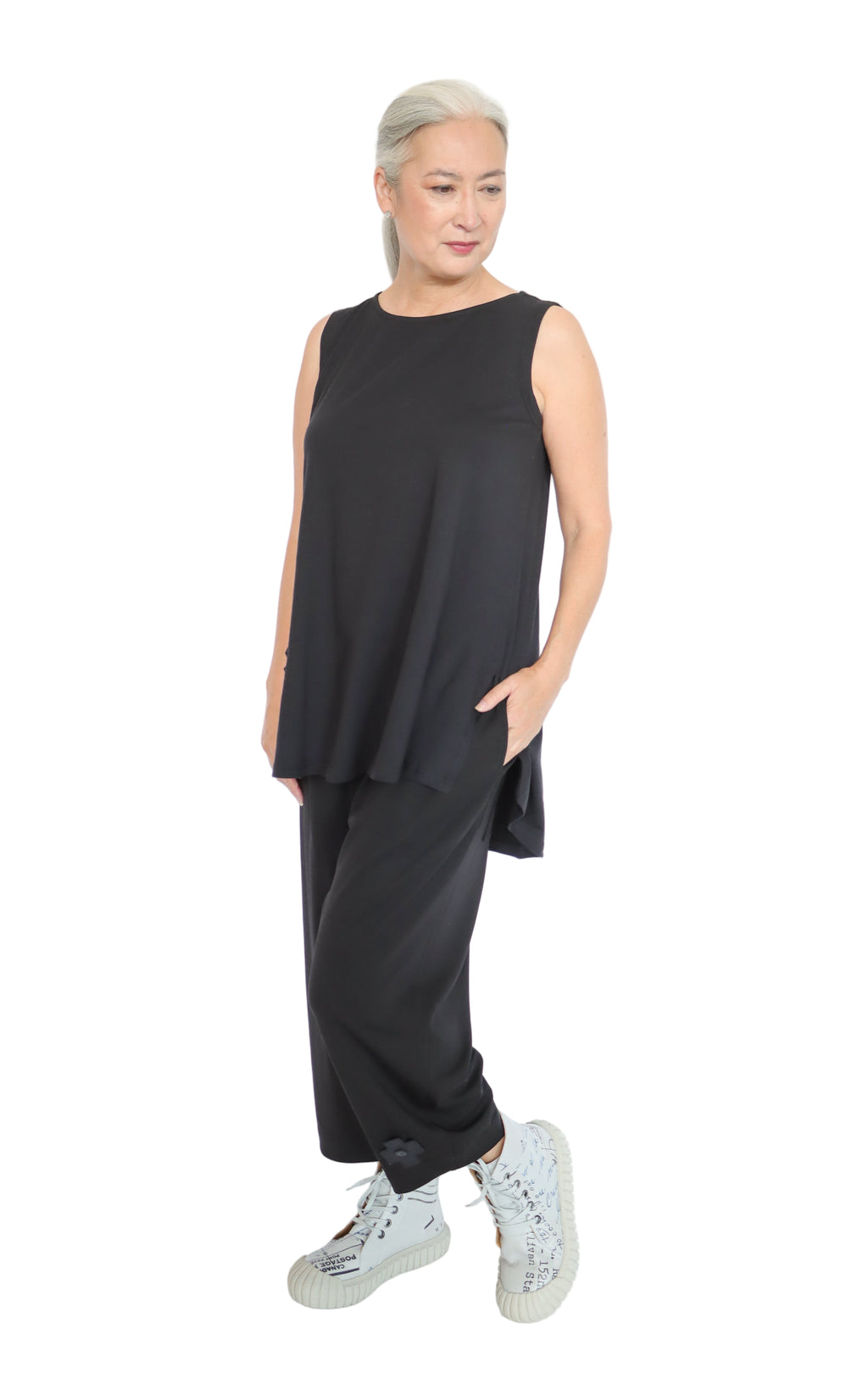 The PLUSLAVIE PLÜ Black A Top | ATELIER957
