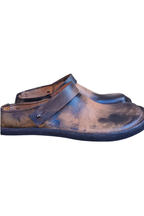 koryavy_dub Tanned Clogs