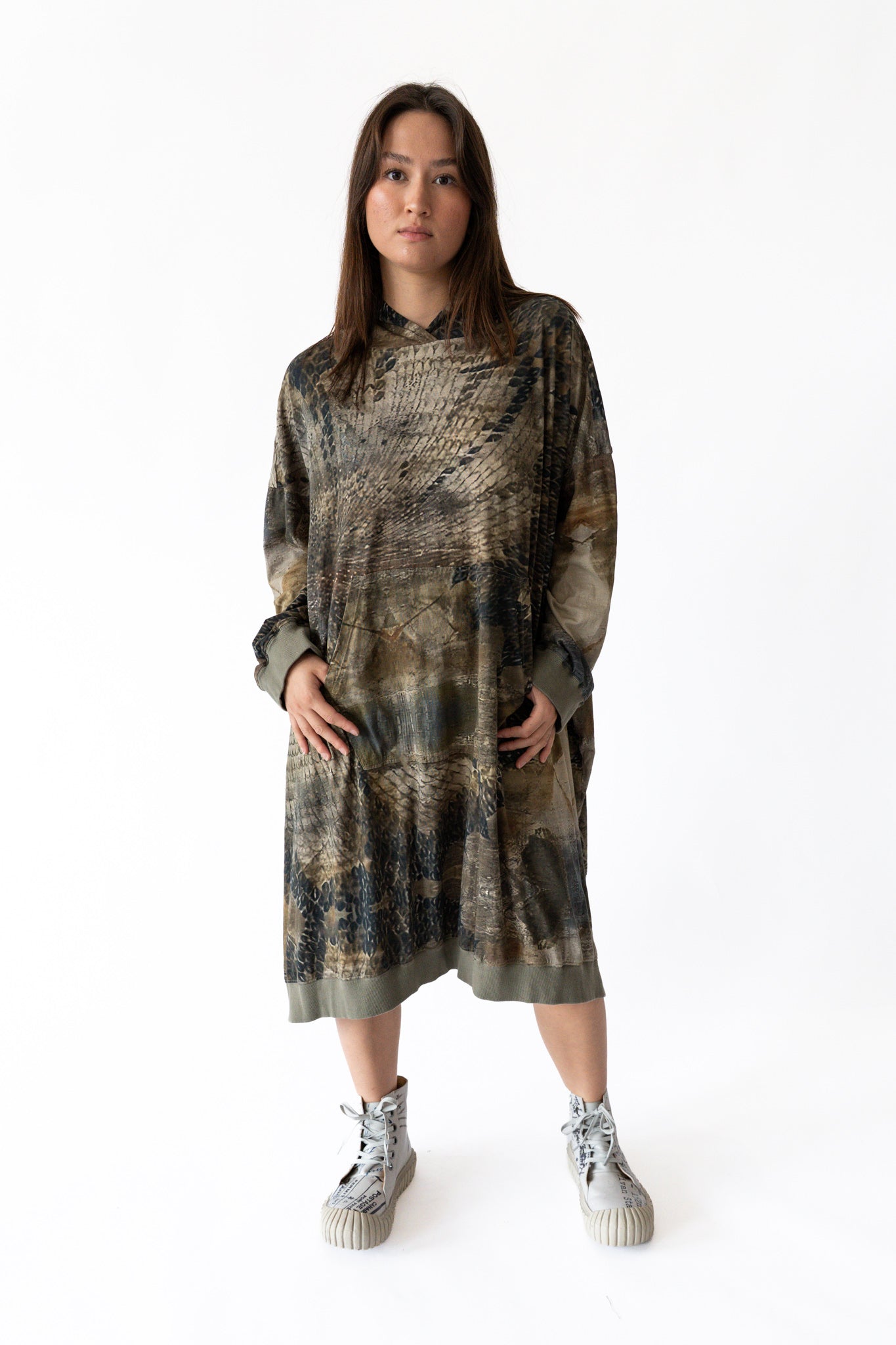 Krista Larson Pod Long Bode Sweatshirt |ATELIER957