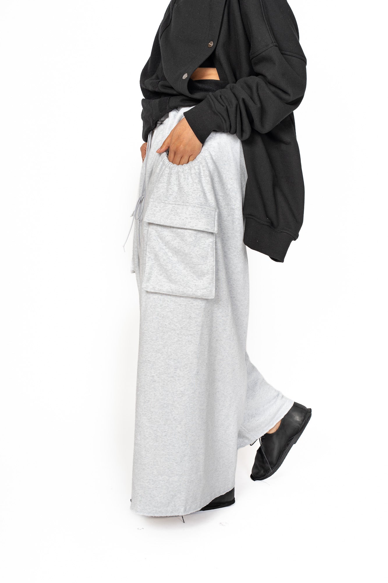asparagus_ Pocket Pants 
 ATELIER957