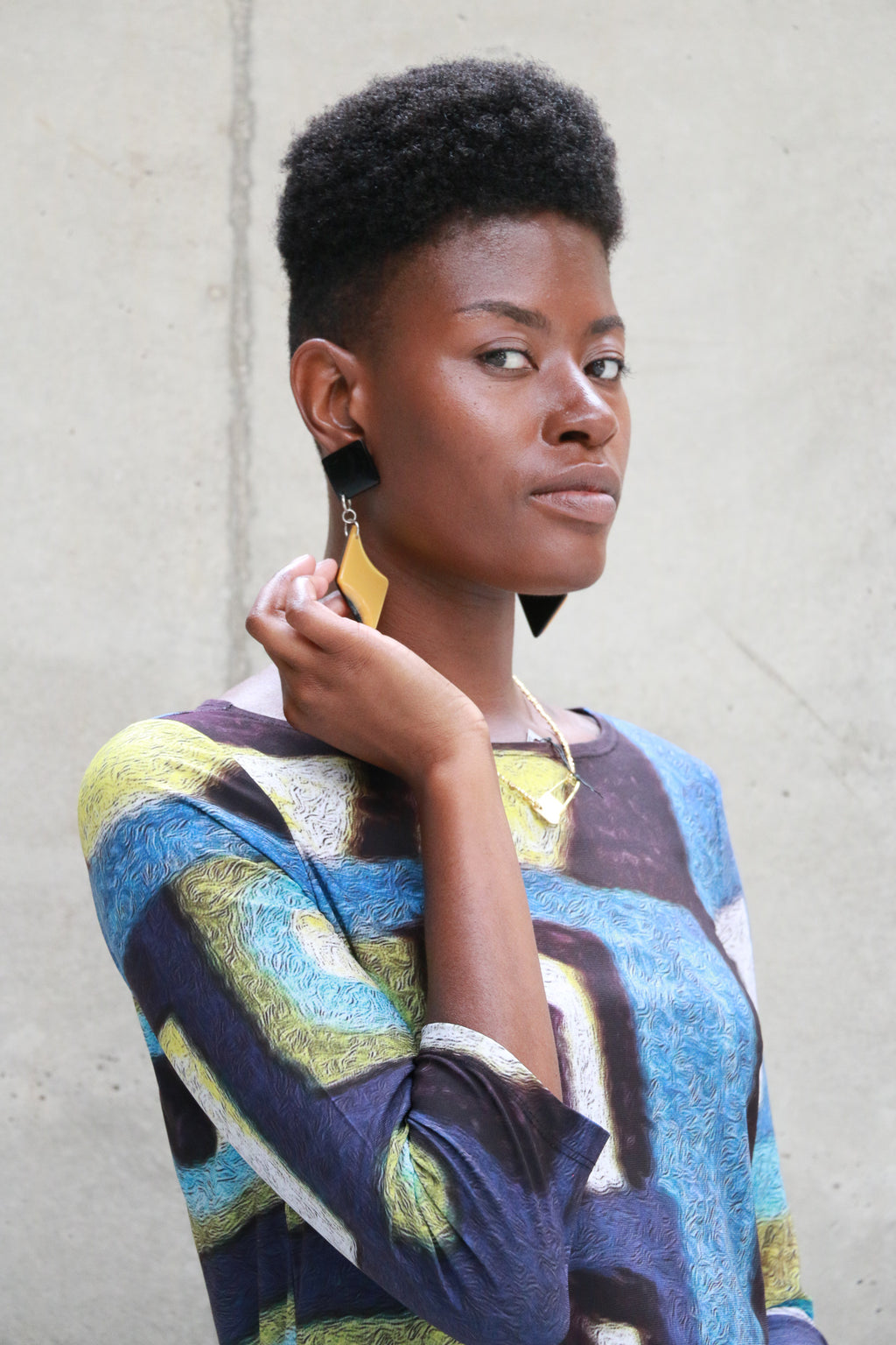 Sally Bass Black&Yellow Clip-On Earrings | ARELIER957
