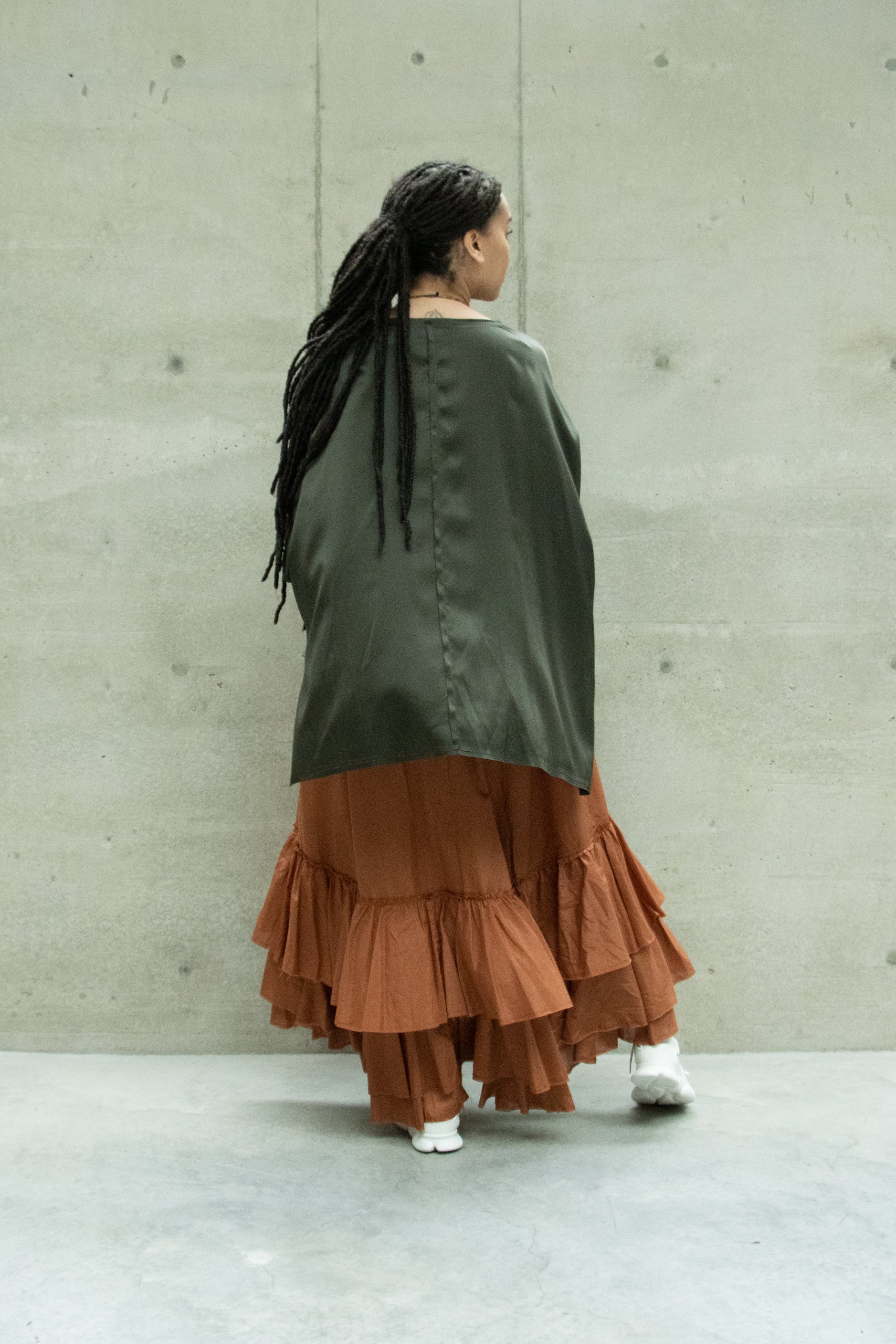 Amano Colab Olive Silk Top | ATELIER957